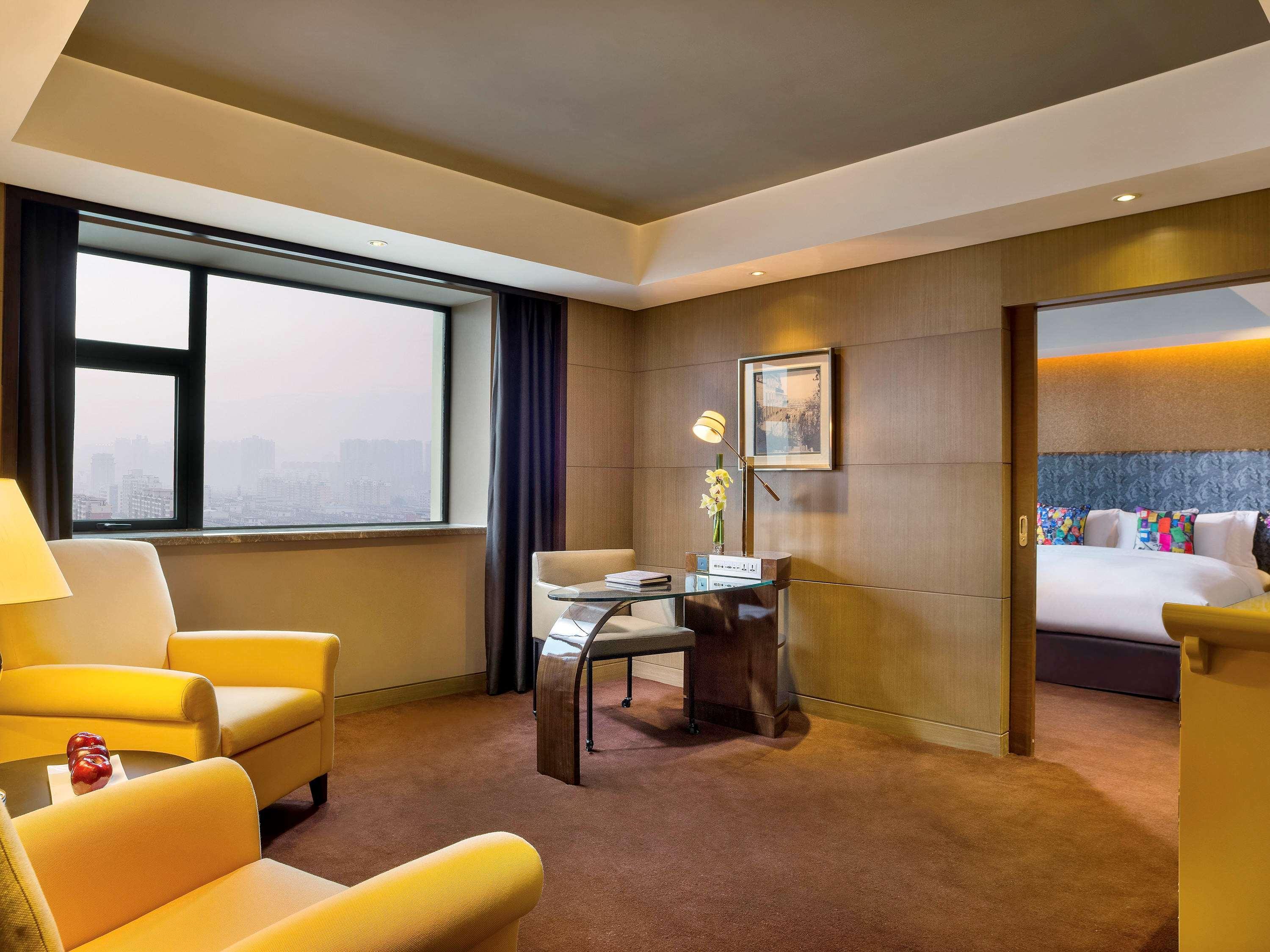 Sofitel Zhengzhou International Hotel Exterior foto